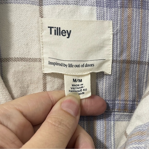 TILLEY- 100% organic cotton , button down - Picture 3 of 4